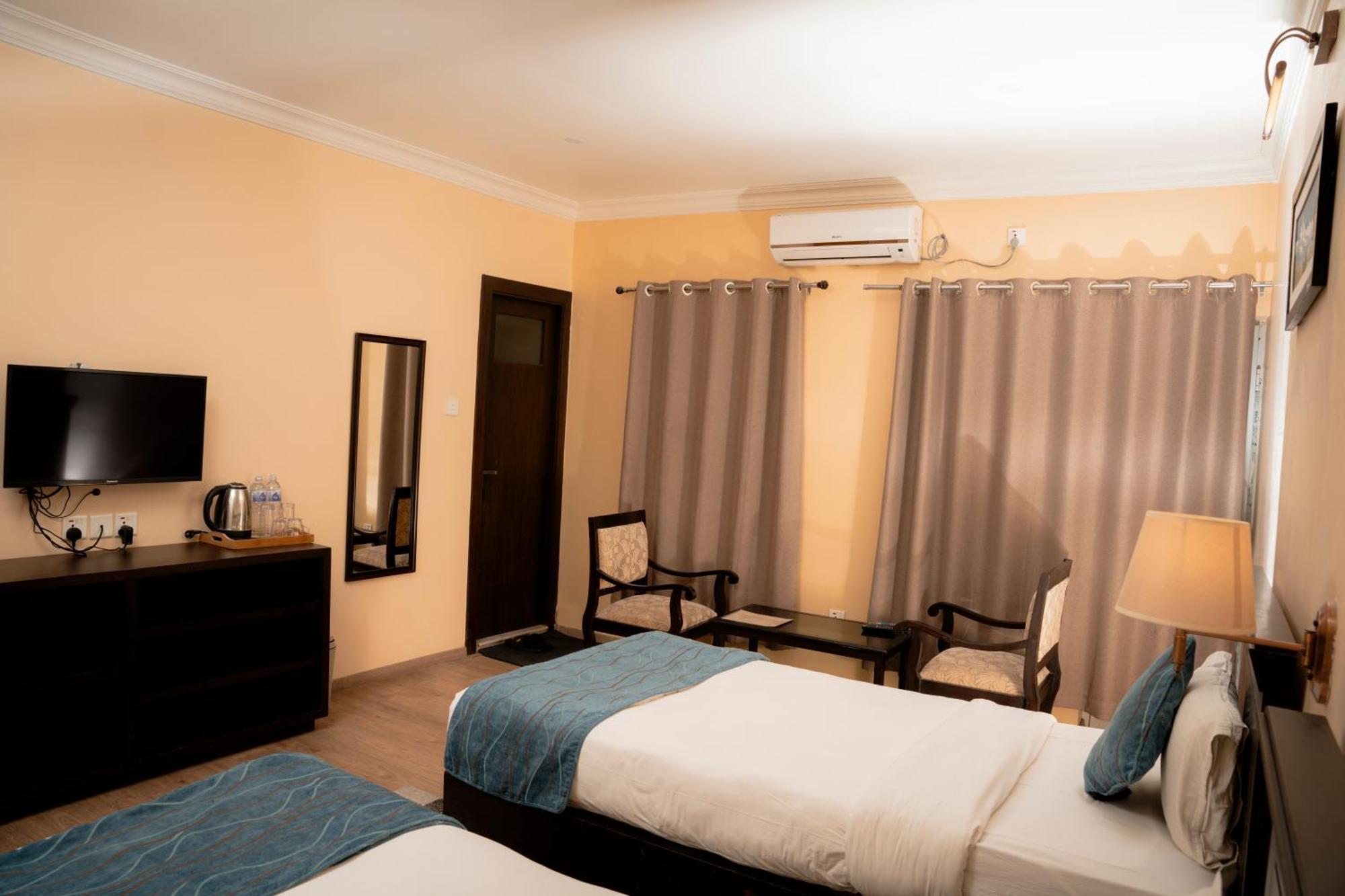 Hotel Maden Inn Itahari Екстер'єр фото