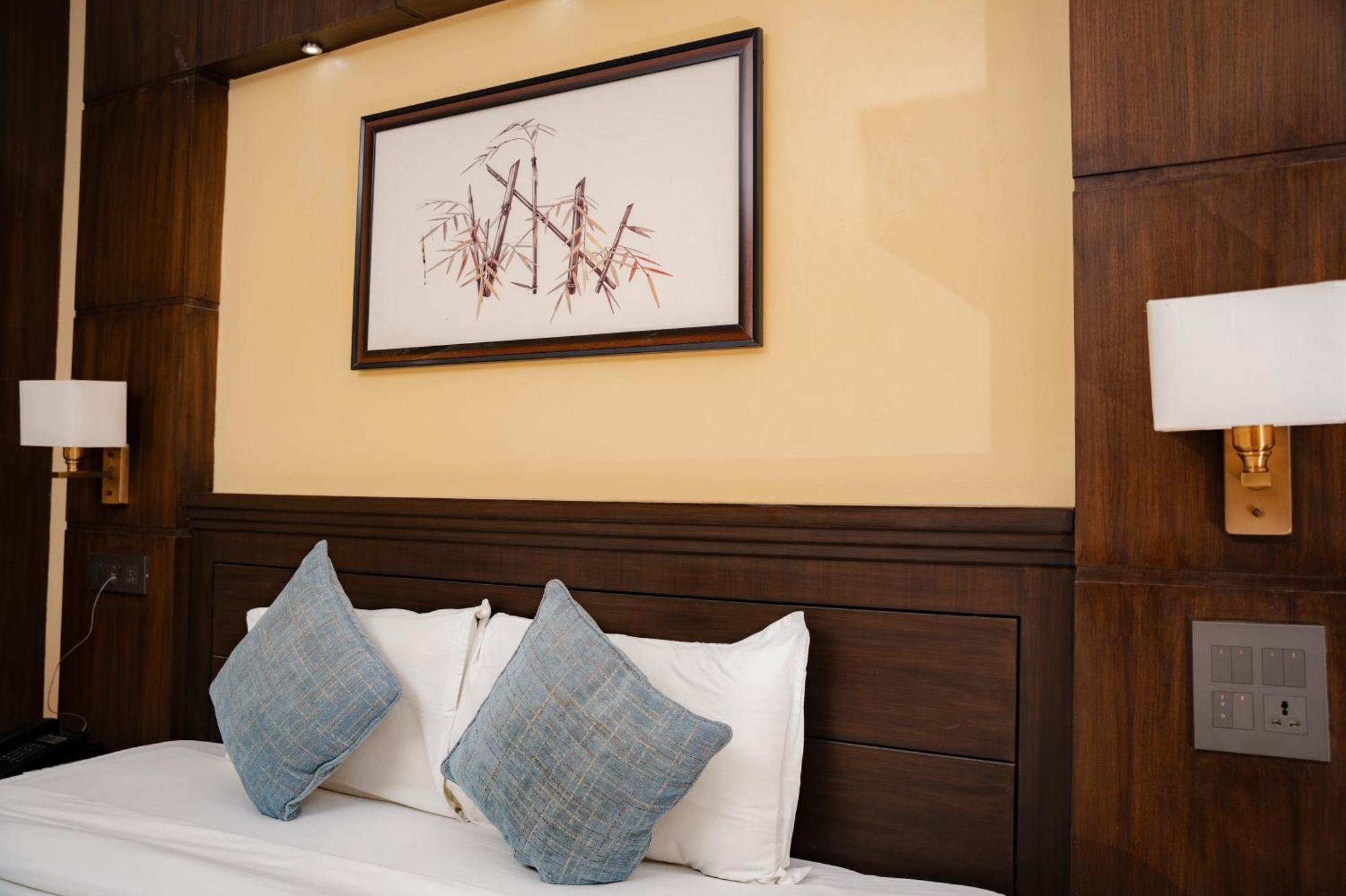 Hotel Maden Inn Itahari Екстер'єр фото