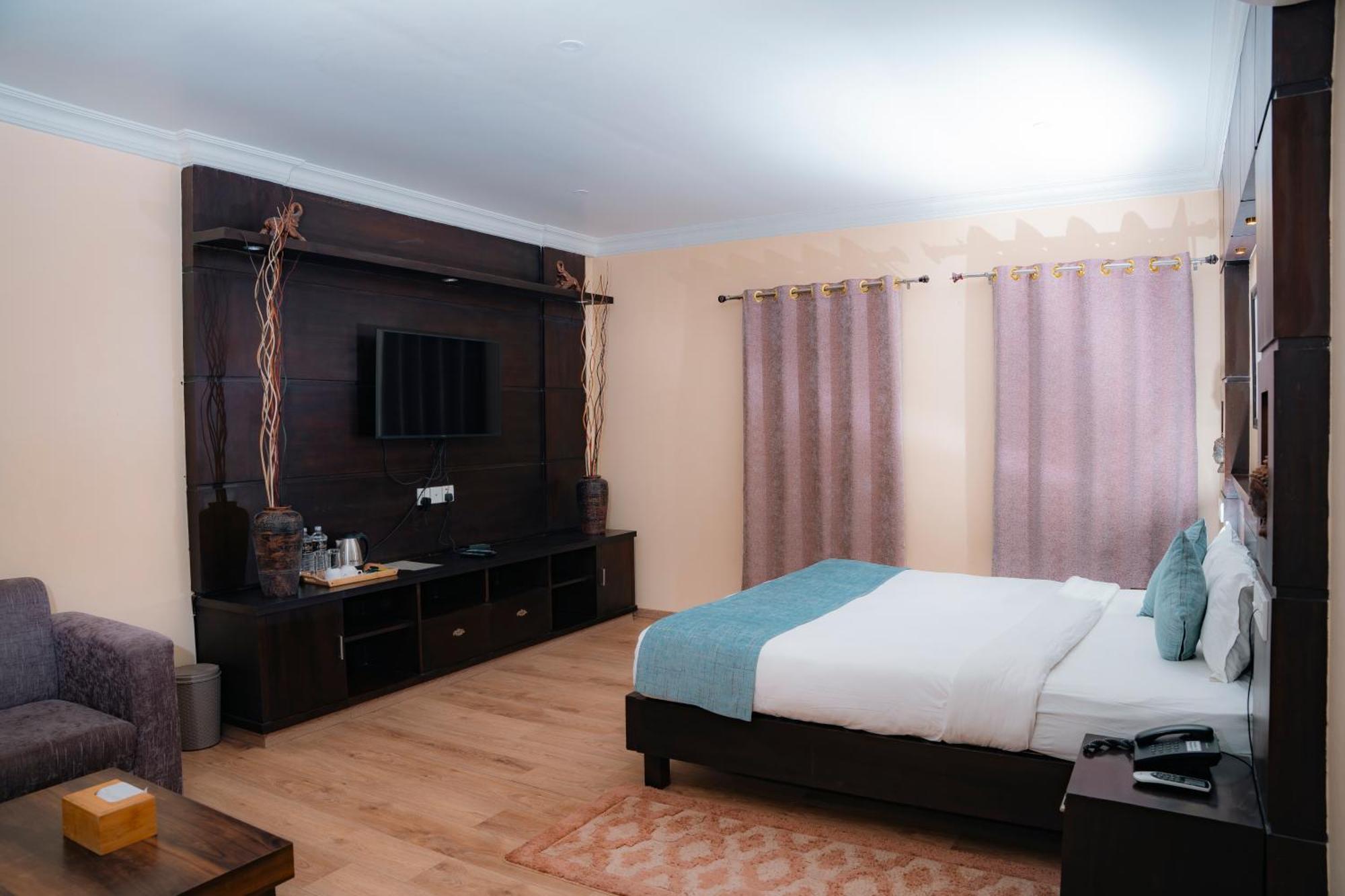 Hotel Maden Inn Itahari Екстер'єр фото